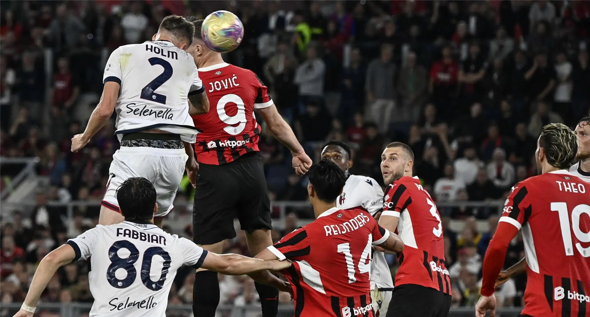 بولونيا يحقق لقب كأس إيطاليا بعد 51 عامًا بفوز مثير على ميلان
